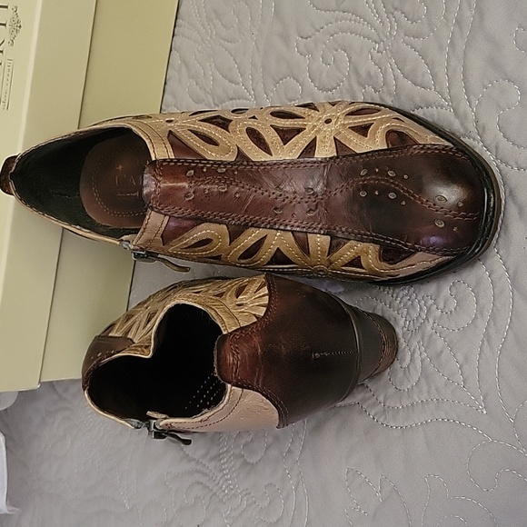 L'Artiste Arabella Ankle Boots. sz 9 - Picture 5 of 7